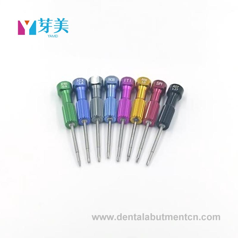 Diş Cerrahisi Tornavidası İmplant İşlemlerinde Neden Hassasiyeti Dönüştürüyor?